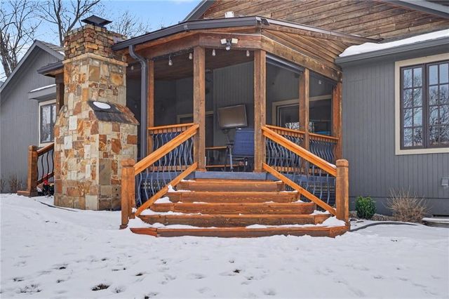 17492 Evans Road, Tonganoxie, KS 66086