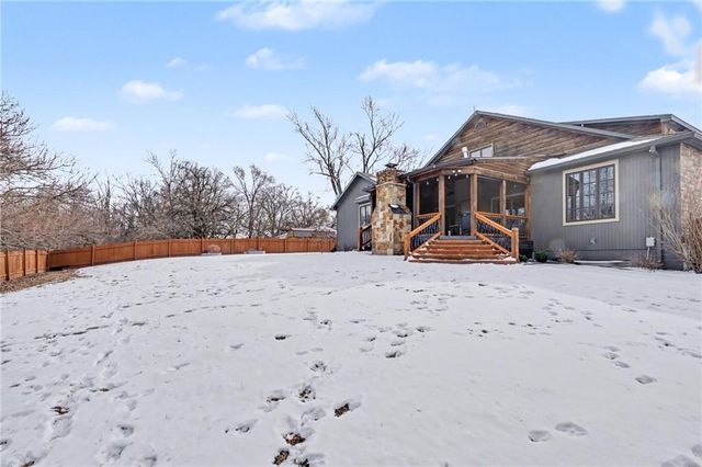 17492 Evans Road, Tonganoxie, KS 66086