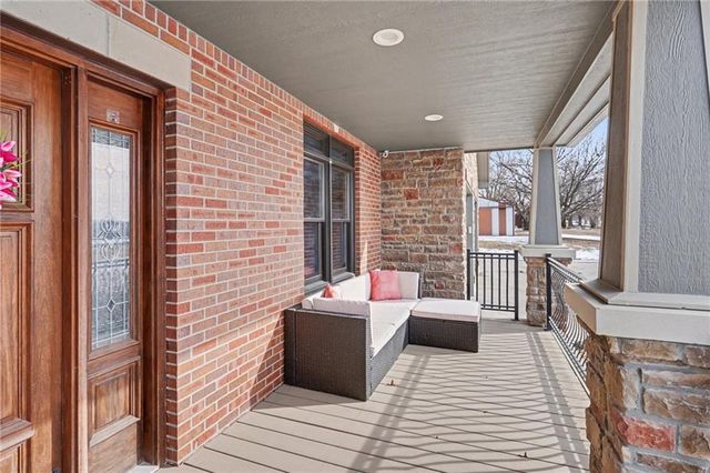 17492 Evans Road, Tonganoxie, KS 66086