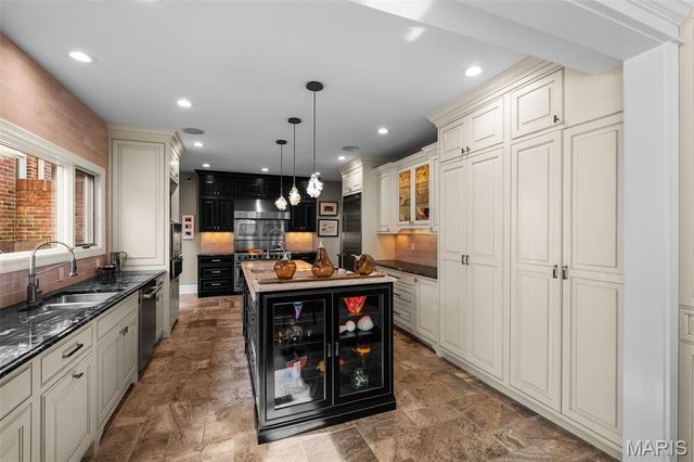 1518 Mallard Pointe Court, Chesterfield, MO 63017