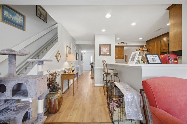 65 Sandie Point DR, Portsmouth, VA 23701