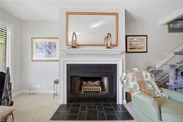 65 Sandie Point DR, Portsmouth, VA 23701