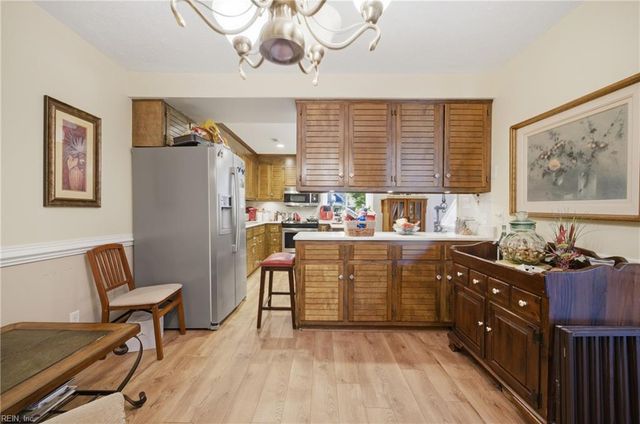 65 Sandie Point DR, Portsmouth, VA 23701