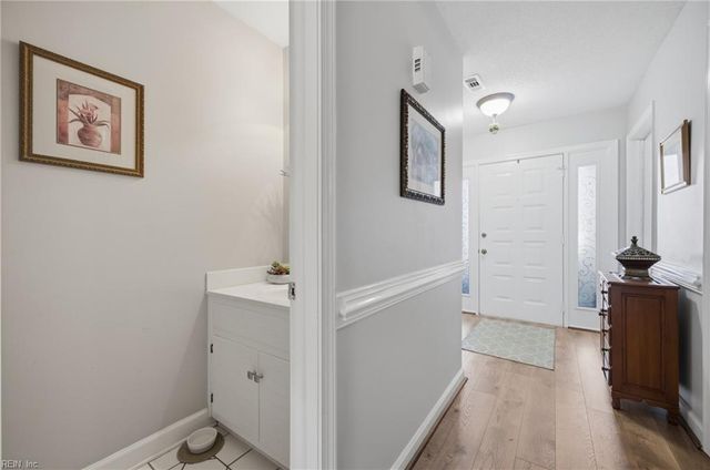 65 Sandie Point DR, Portsmouth, VA 23701