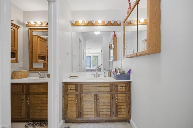 65 Sandie Point DR, Portsmouth, VA 23701