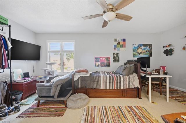 65 Sandie Point DR, Portsmouth, VA 23701