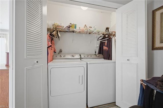 65 Sandie Point DR, Portsmouth, VA 23701