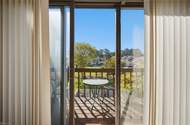 65 Sandie Point DR, Portsmouth, VA 23701