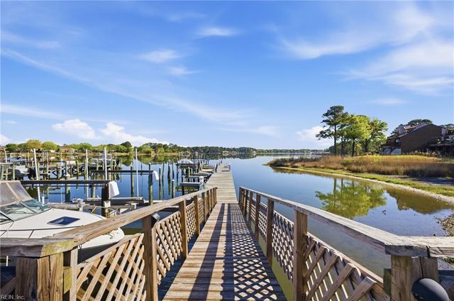 65 Sandie Point DR, Portsmouth, VA 23701