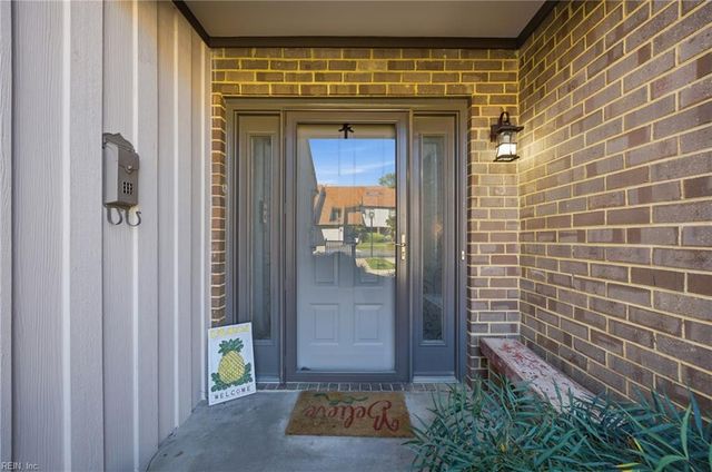 65 Sandie Point DR, Portsmouth, VA 23701