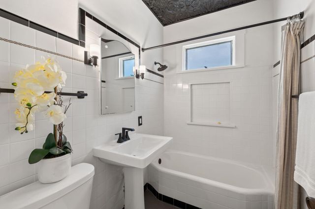 3643 Lyndale Avenue S, Minneapolis, MN 55409