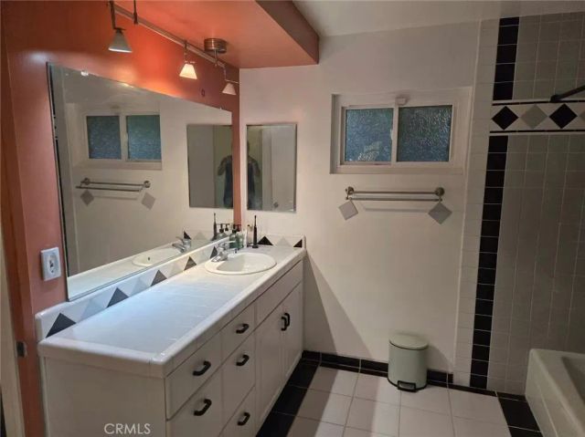 444 Redlands Avenue, Claremont, CA 91711