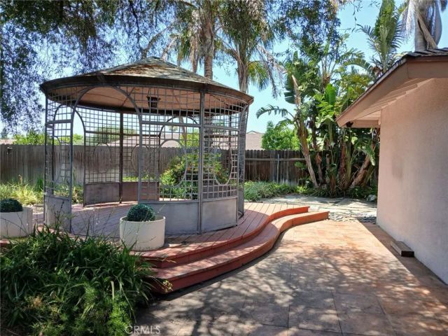 444 Redlands Avenue, Claremont, CA 91711