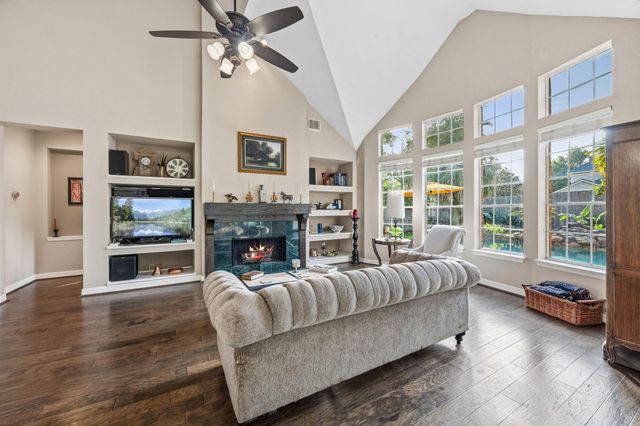 2439 Riverway Oak Drive, Kingwood, TX 77345
