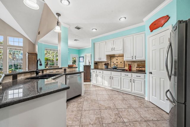 2439 Riverway Oak Drive, Kingwood, TX 77345