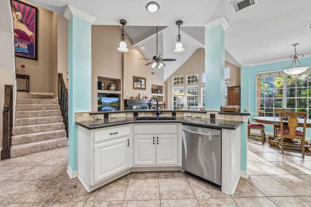 2439 Riverway Oak Drive, Kingwood, TX 77345