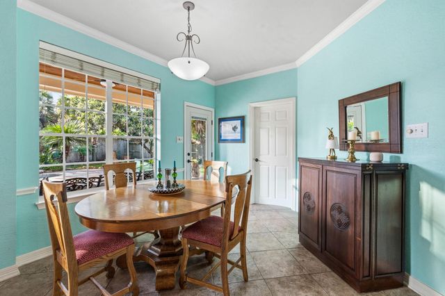 2439 Riverway Oak Drive, Kingwood, TX 77345