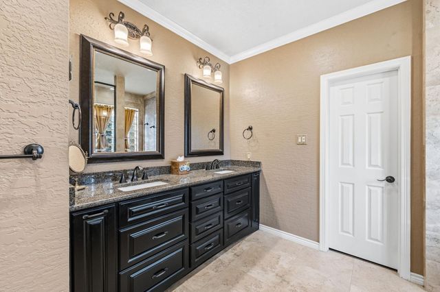 2439 Riverway Oak Drive, Kingwood, TX 77345