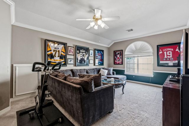 2439 Riverway Oak Drive, Kingwood, TX 77345
