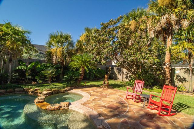 2439 Riverway Oak Drive, Kingwood, TX 77345