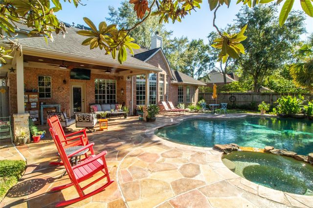 2439 Riverway Oak Drive, Kingwood, TX 77345