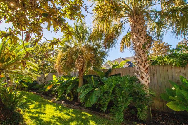 2439 Riverway Oak Drive, Kingwood, TX 77345