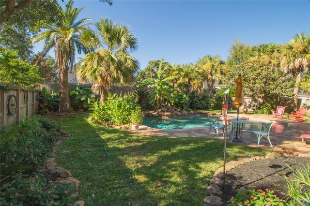 2439 Riverway Oak Drive, Kingwood, TX 77345