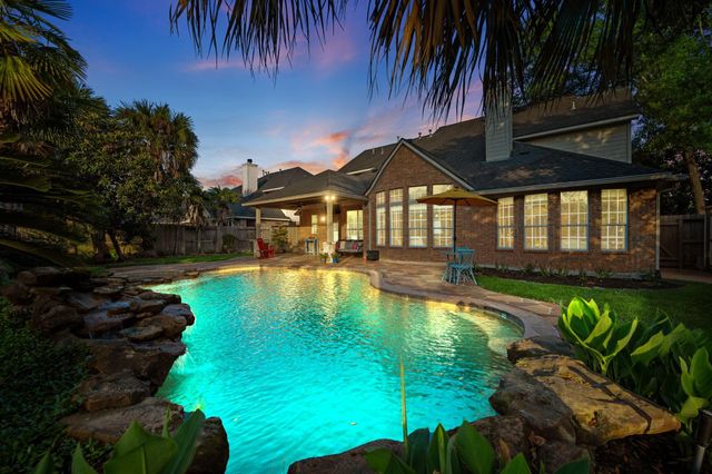 2439 Riverway Oak Drive, Kingwood, TX 77345