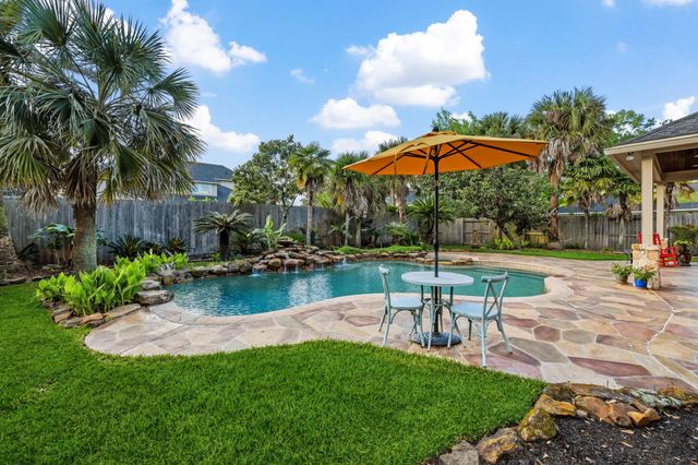 2439 Riverway Oak Drive, Kingwood, TX 77345