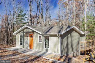 56 CHIPMUNK LN, Gerrardstown, WV 25420