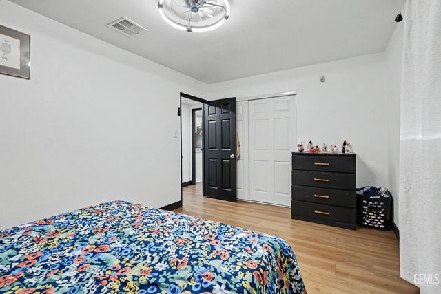 2505 Valorie Avenue, Bakersfield, CA 93304