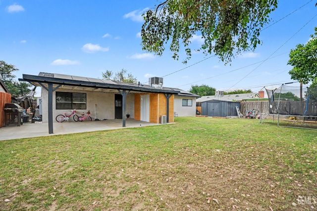 2505 Valorie Avenue, Bakersfield, CA 93304