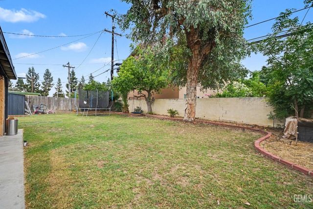 2505 Valorie Avenue, Bakersfield, CA 93304