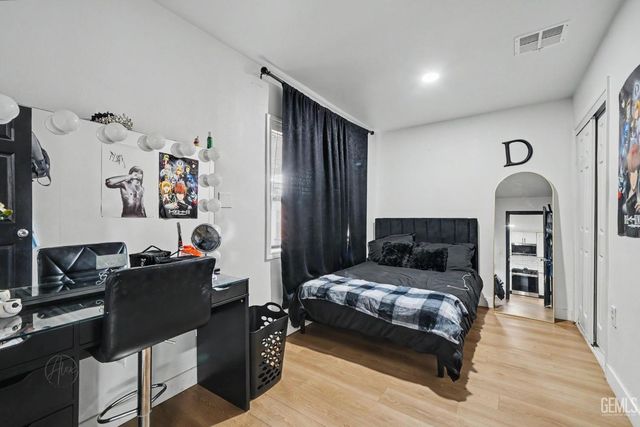2505 Valorie Avenue, Bakersfield, CA 93304