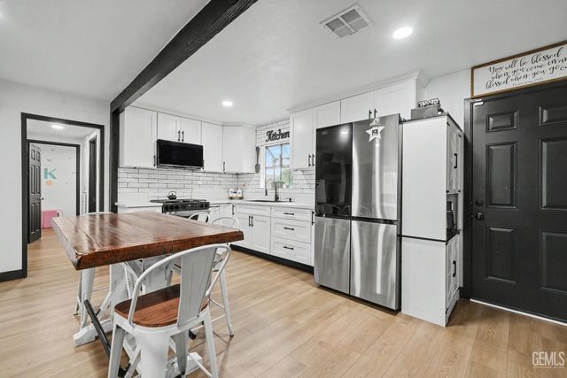 2505 Valorie Avenue, Bakersfield, CA 93304