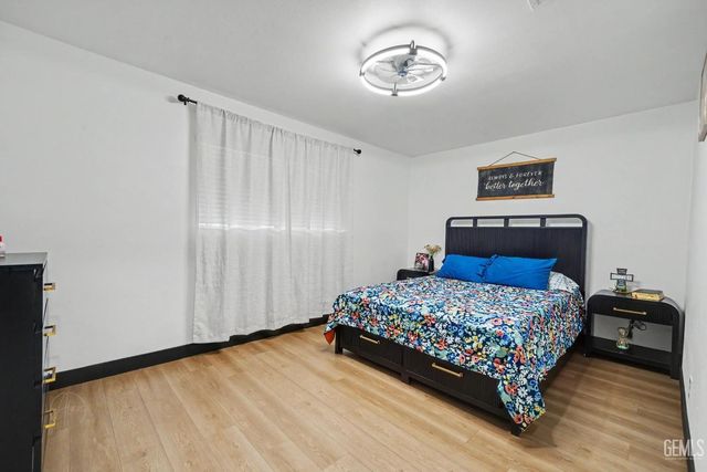 2505 Valorie Avenue, Bakersfield, CA 93304