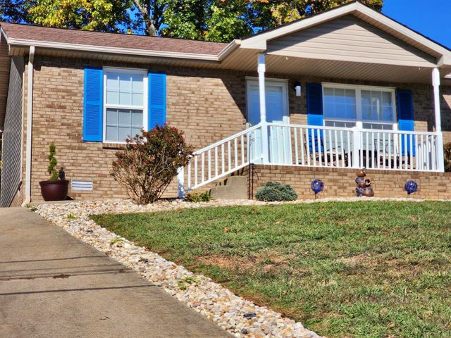 345 Donna Dr, Clarksville, TN 37042