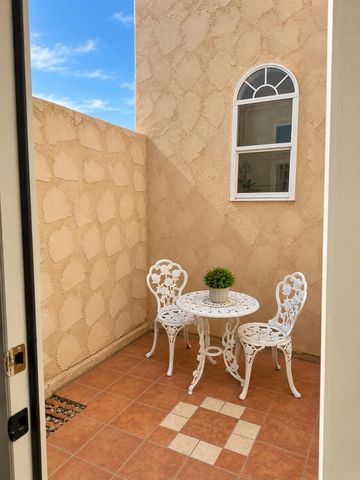 9208 Masini Lane NW, Albuquerque, NM 87114