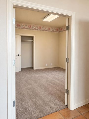 9208 Masini Lane NW, Albuquerque, NM 87114