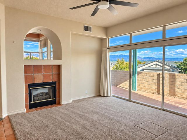 9208 Masini Lane NW, Albuquerque, NM 87114