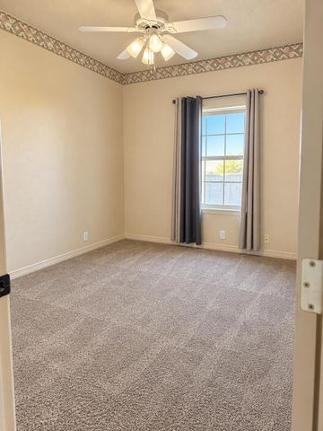 9208 Masini Lane NW, Albuquerque, NM 87114