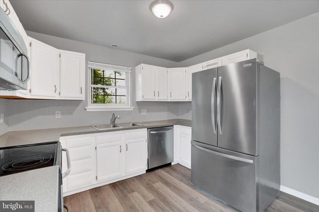 3419 GLEN HOLLOW DR, Dover, PA 17315