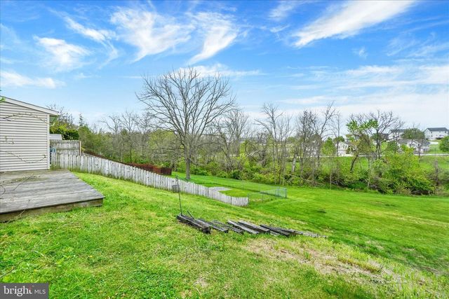 3419 GLEN HOLLOW DR, Dover, PA 17315