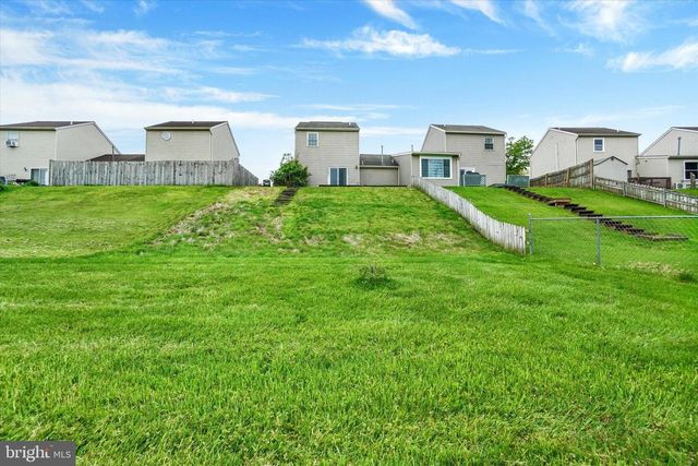 3419 GLEN HOLLOW DR, Dover, PA 17315