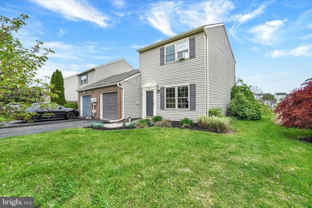 3419 GLEN HOLLOW DR, Dover, PA 17315