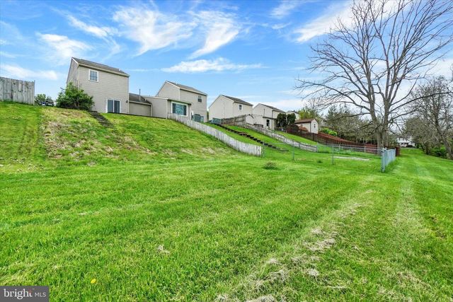 3419 GLEN HOLLOW DR, Dover, PA 17315