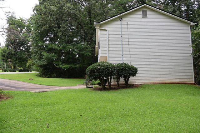8748 Jenkins Road, Douglasville, GA 30187