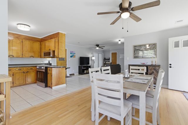 1084 Honeysuckle Lane, Charleston, SC 29412