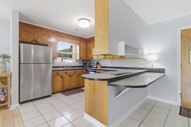 1084 Honeysuckle Lane, Charleston, SC 29412