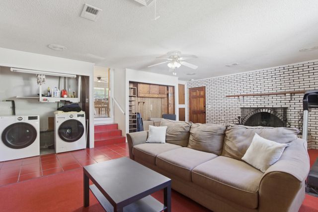 1084 Honeysuckle Lane, Charleston, SC 29412